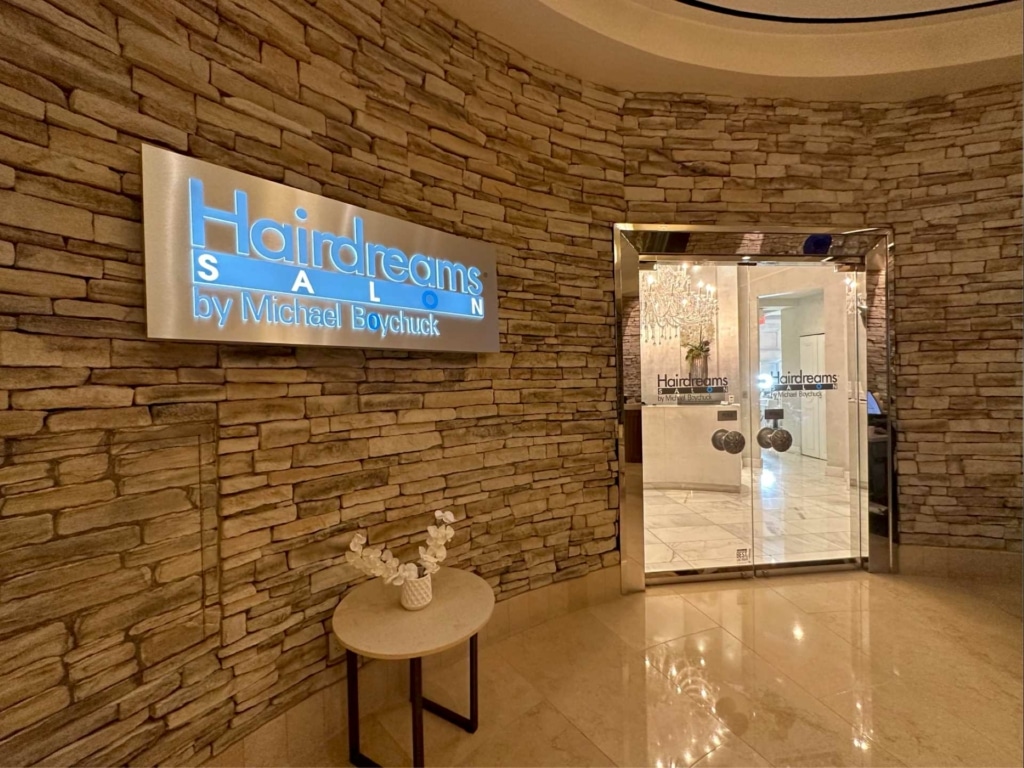 Entrance of the Hairdreams Salon in Las Vegas